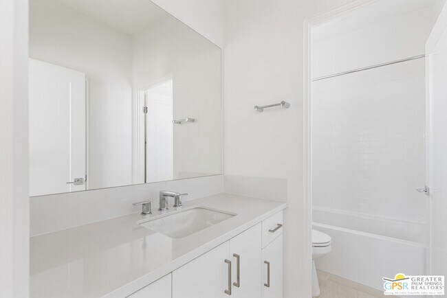 Building Photo - 35935 Hinksey St