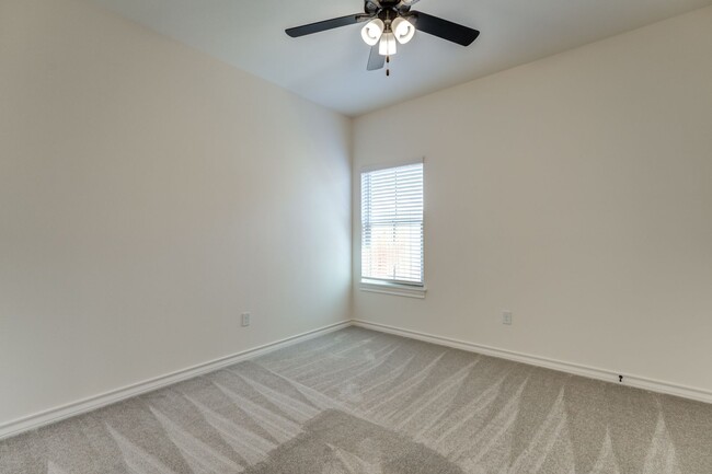 Building Photo - 3 Bedroom Townhome in Escondido - Frenship...