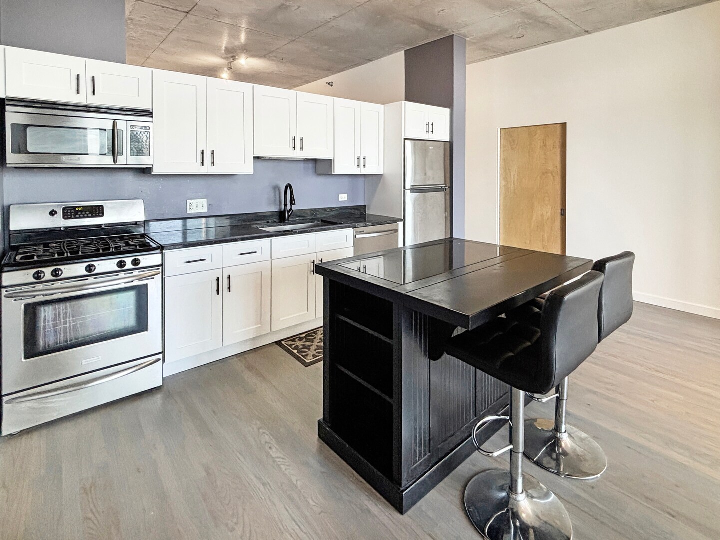 Building Photo - 1720 S Michigan Ave