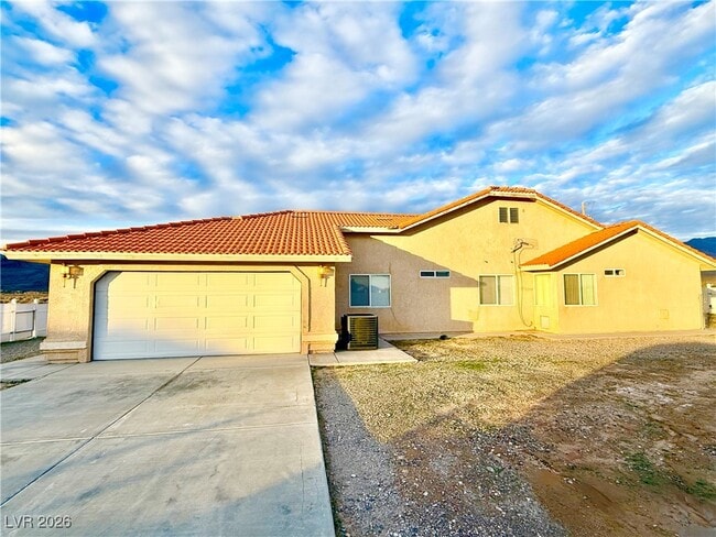 Building Photo - 5421 N Fleetwood Pl