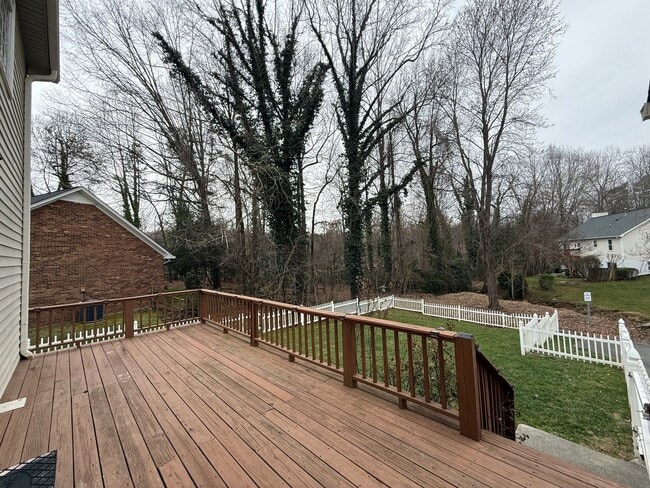 Building Photo - 928 Heatherstone Dr