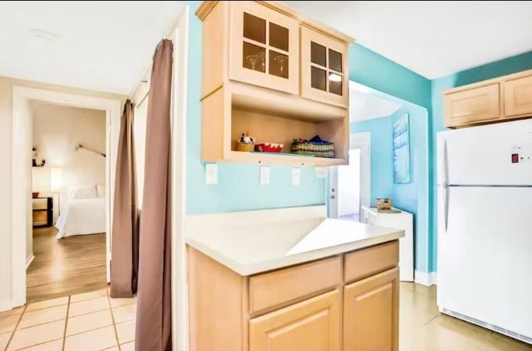 Kitchen counter space and cabinets - 930 Gulf Shore Dr