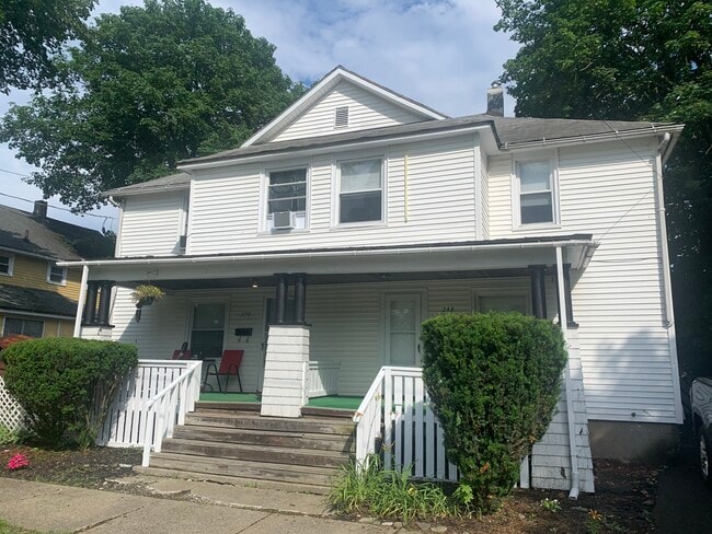 Building Photo - 248 Maple Ave