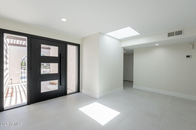 Building Photo - 8338 E San Rafael Dr