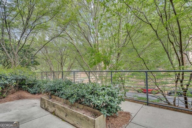 Building Photo - 400 Village Pkwy