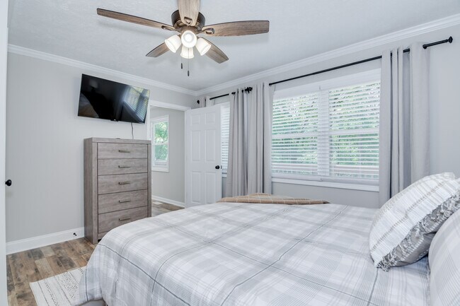 Building Photo - 219 Jasper Rd