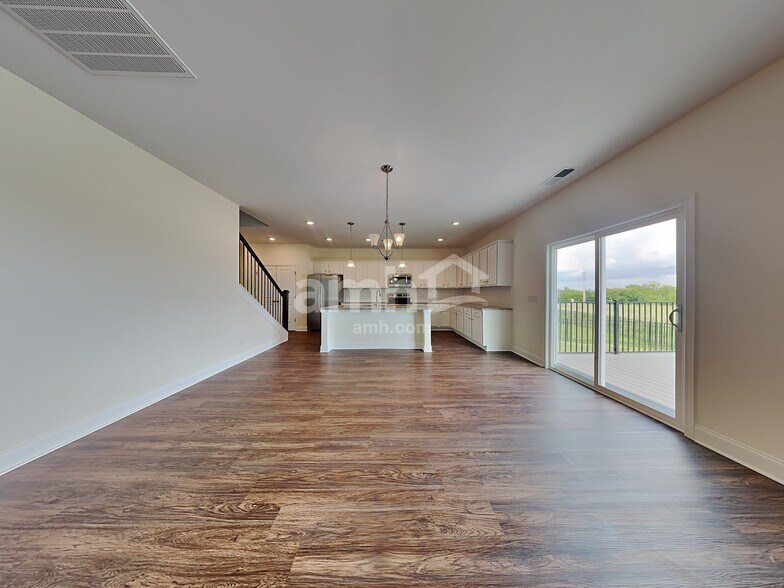 Building Photo - 2008 Bennett Dr