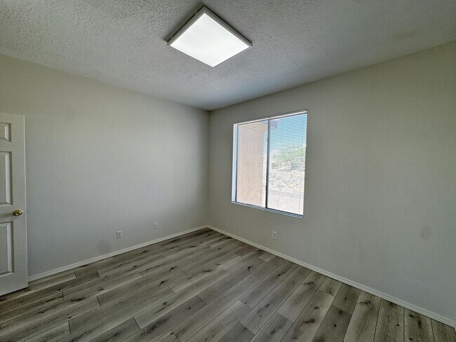 Building Photo - 1105 Meadowlark Way SE