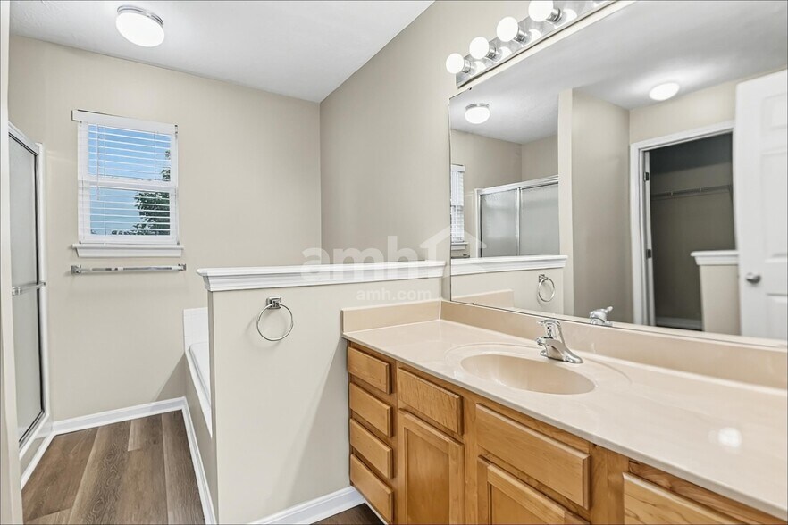 Building Photo - 3145 Old Glory Ln
