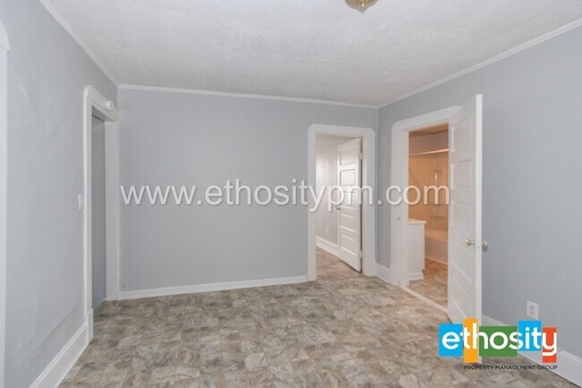 Building Photo - 2142 Webb St, Indianapolis, IN