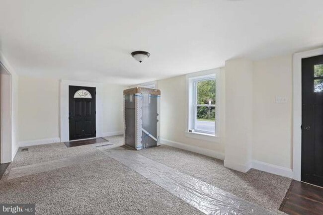 Building Photo - 3 Bedroom Feyetteville PA