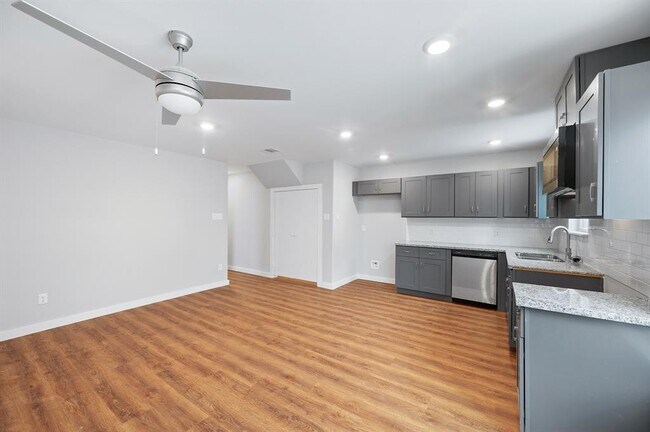 Building Photo - 8715 Bertwood St