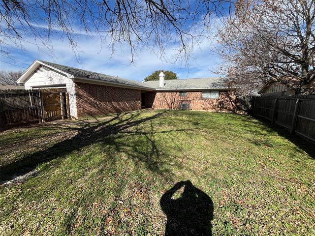 Building Photo - 422 Bella St