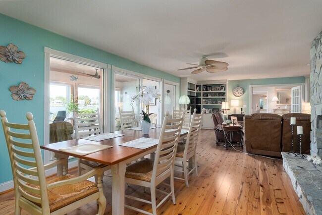 Building Photo - 810A Madam Moores Ln