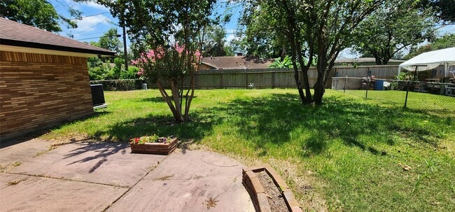 Building Photo - 4921 Nina Lee Ln