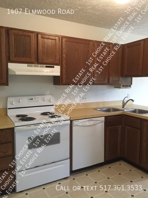 Building Photo - 1407 Elmwood Rd