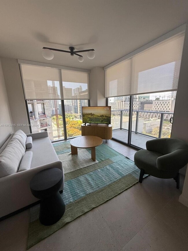 Building Photo - 11 NE 6th St