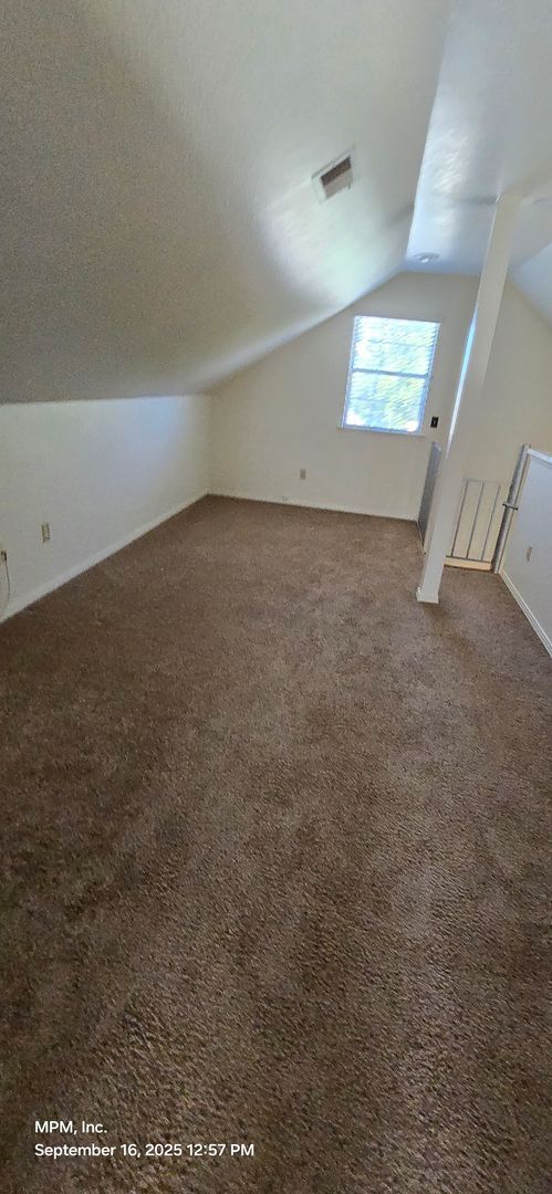 Building Photo - X41 Thomas Court (41,45,49)