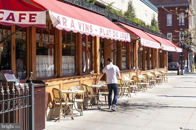 Building Photo - 1701 16th St NW