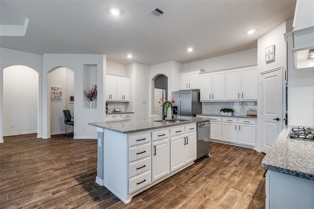 Building Photo - 3129 Maverick Dr