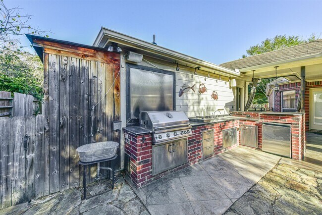 Building Photo - 24506 Screech Owl Ct