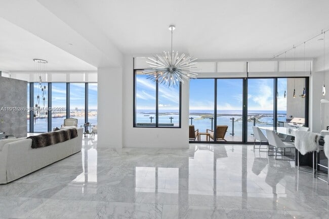 Building Photo - 1451 Brickell Ave