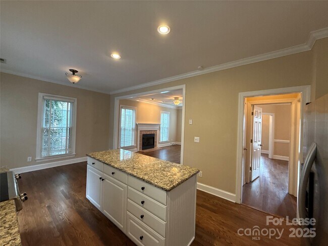 Building Photo - 805 Stargard Ct