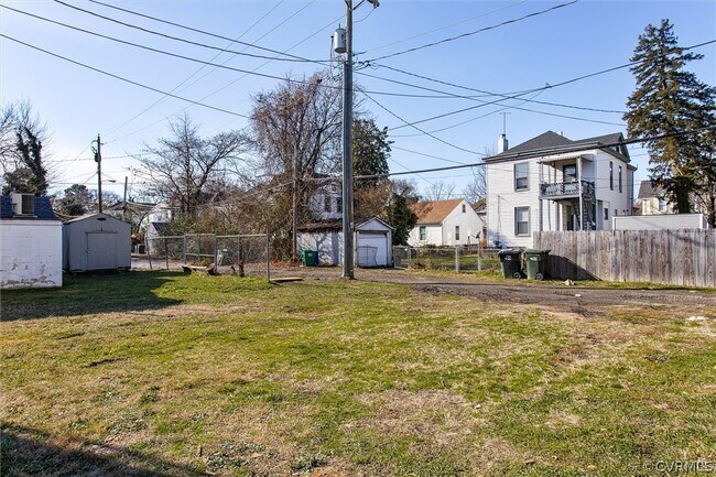 Building Photo - 2202 North Ave