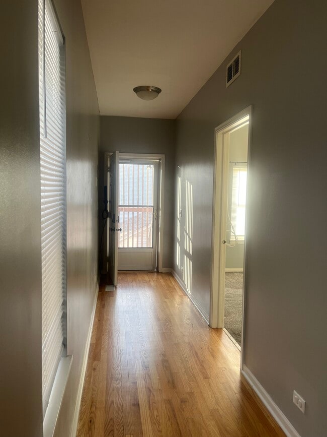 Building Photo - 1900 N Laramie Ave