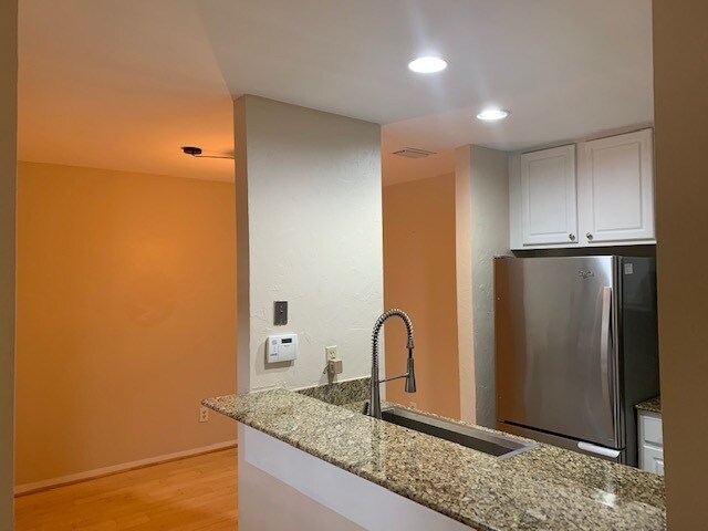 SPERATE DINING AREA OR USE AS AN OFFICE - 3949 Buena Vista St