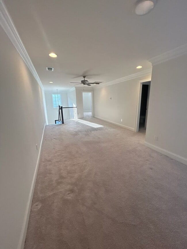 Building Photo - 3BR End-Unit in Westhaven | Main-Level Primary + Office + Bonus Room