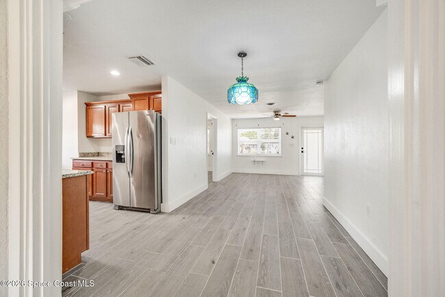 Building Photo - 1185 King St