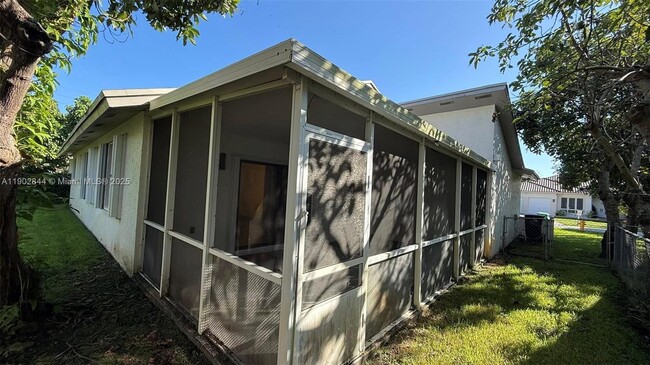 Building Photo - 17010 SW 93rd Ave