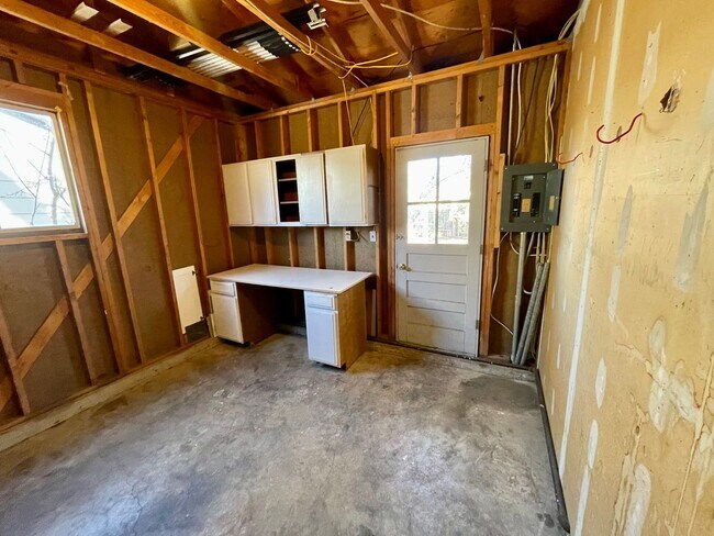 Building Photo - Newly Renovated 4 Bed 2 Bath House Near CSU!