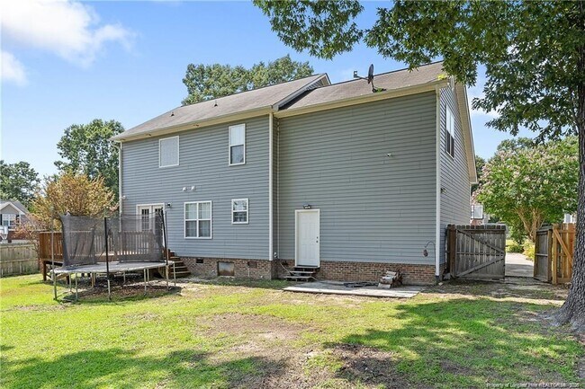 Building Photo - 717 Lenoir Dr