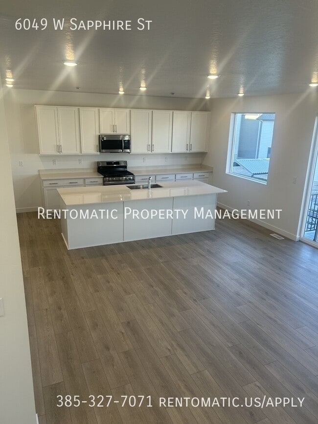 Building Photo - 6049 W Sapphire St