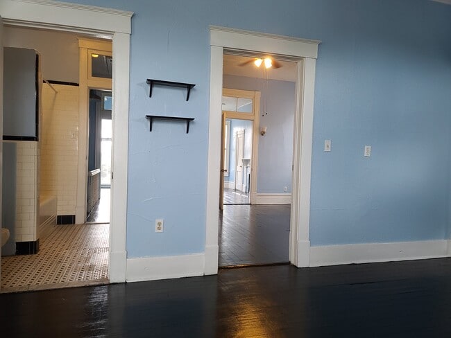 Building Photo - 319 W 33rd St