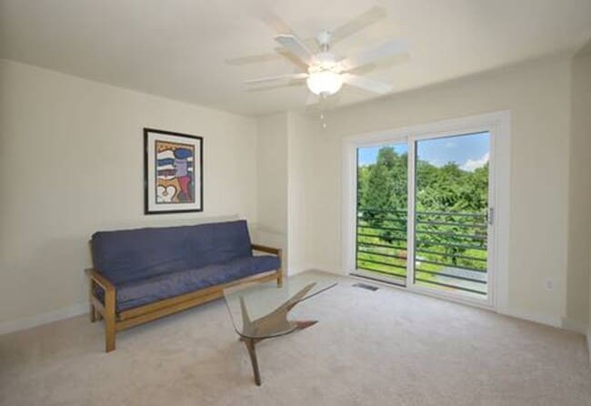 Building Photo - 1013 Linden Ave