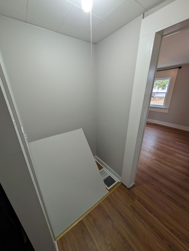 Building Photo - 216 N 9th St