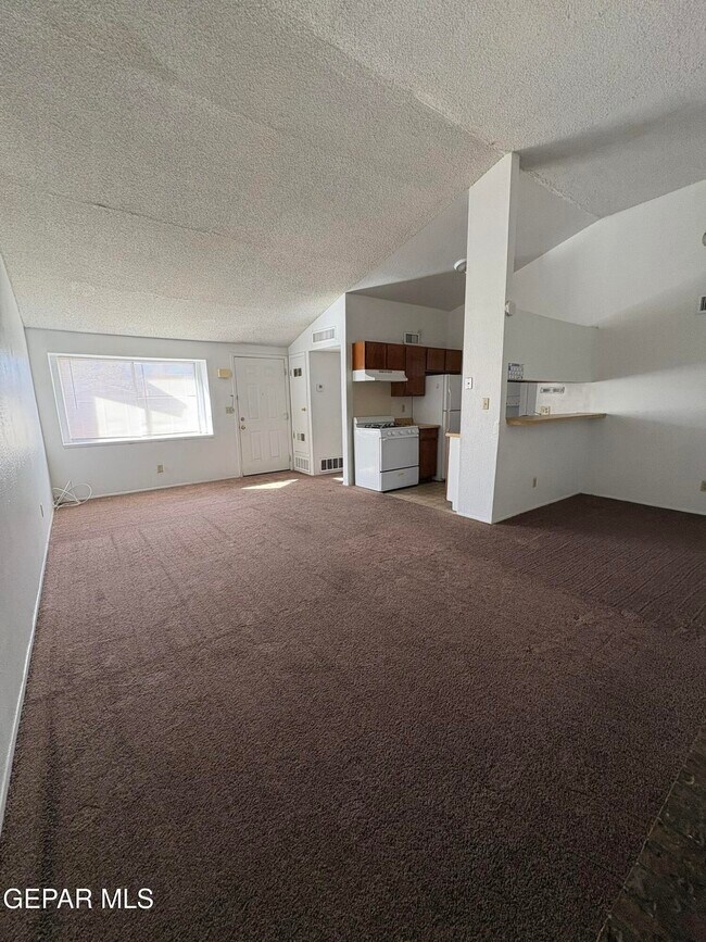 Building Photo - 1922 Lake Omega St