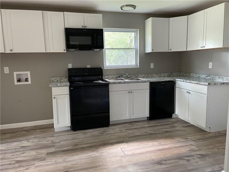 Building Photo - 22 Fox Hall Dr