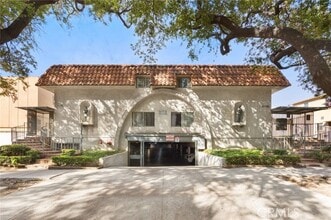 Building Photo - 333 Riverdale Dr