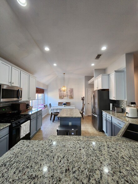 Building Photo - 9305 Greble Ct