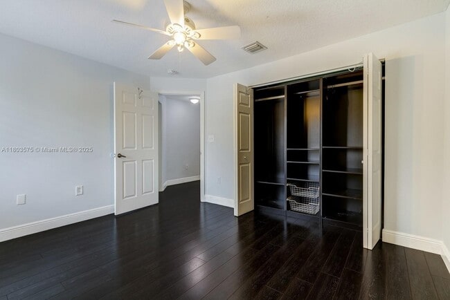 Building Photo - 2727 Treasure Cove Cir