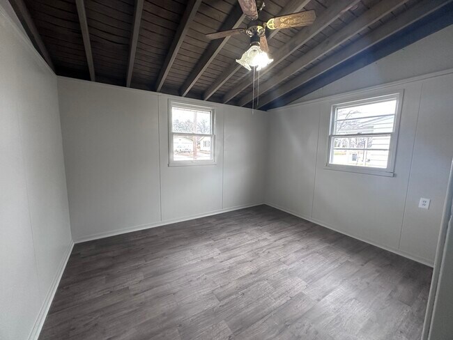 Building Photo - 403 Seminary-N