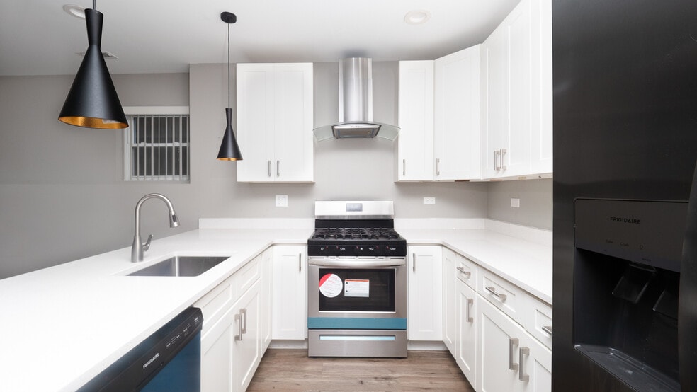 Building Photo - 4735 S Michigan Ave