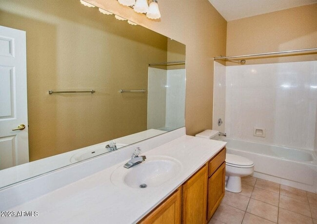 Building Photo - 8910 E Maple Dr