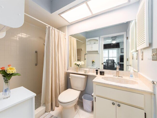 Building Photo - 3493 Birchwood Ct
