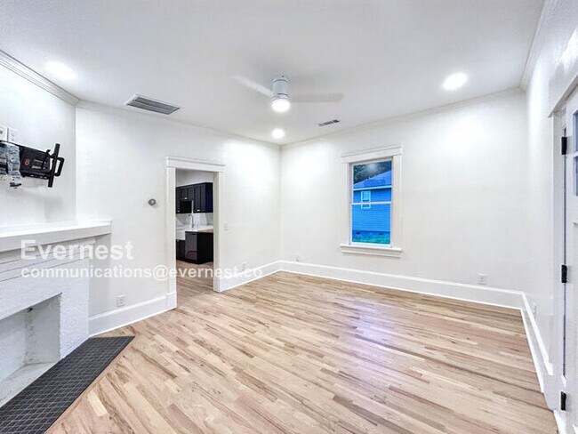 Building Photo - 816 Brookline St SW