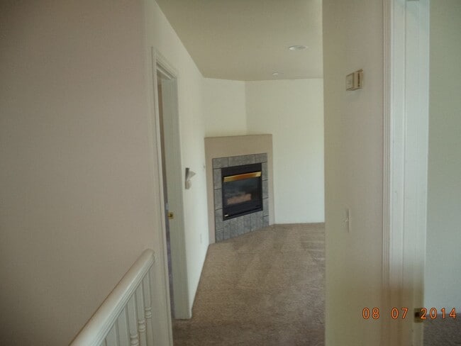 Building Photo - Beautiful Town Home for Rent